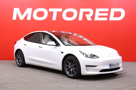 Tesla Model 3 vaihtoauto