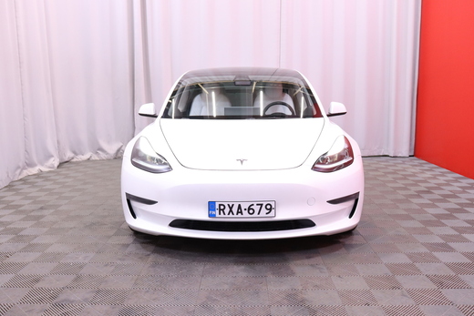 Tesla Model 3 vaihtoauto
