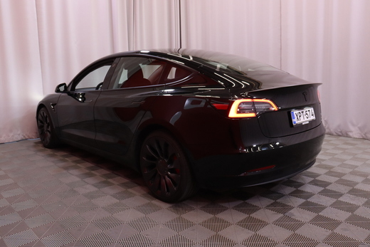 Tesla Model 3 vaihtoauto