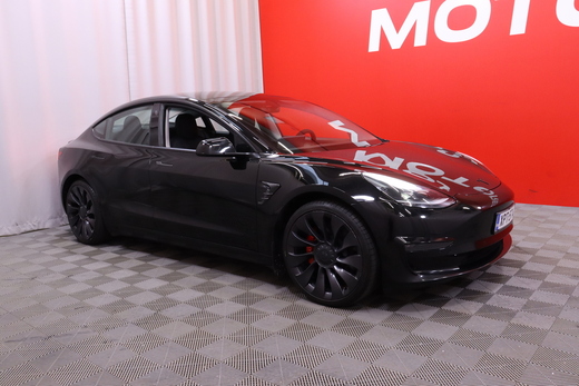 Tesla Model 3 vaihtoauto