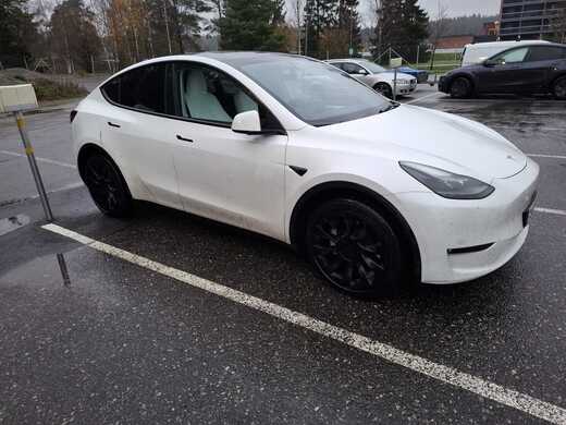 Tesla Model Y vaihtoauto