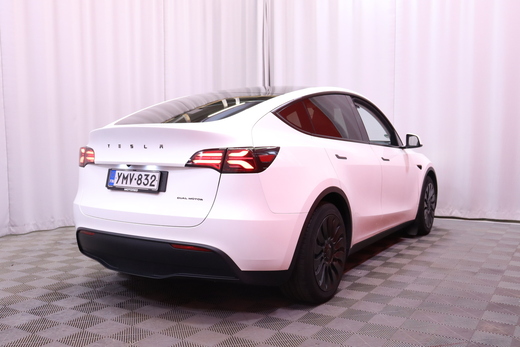 Tesla Model Y vaihtoauto