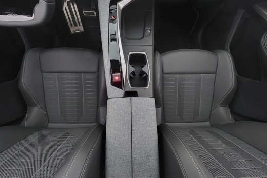 Peugeot E-3008 vaihtoauto