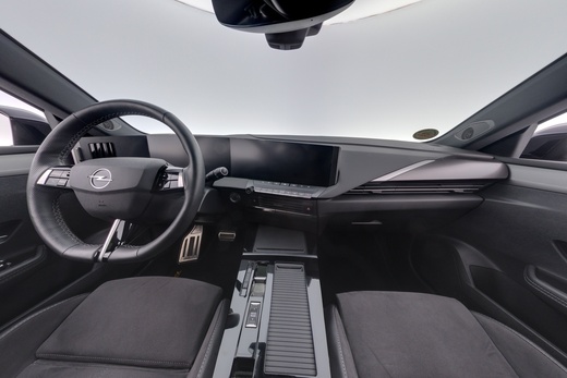 Opel Astra Electric vaihtoauto