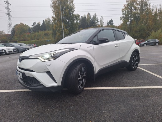 Toyota C-HR vaihtoauto