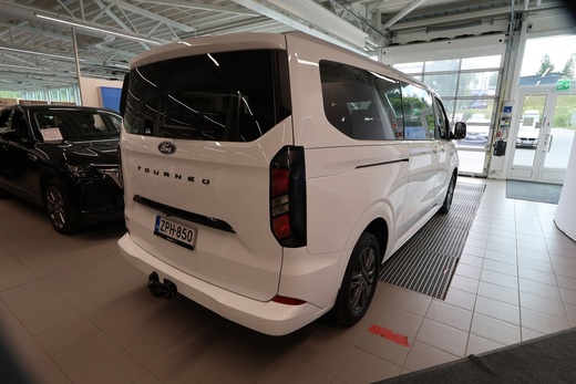 Ford Tourneo Custom vaihtoauto