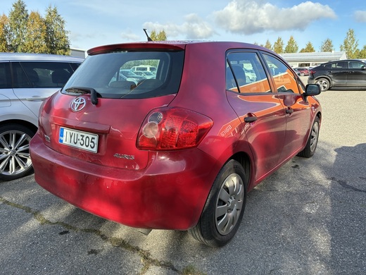 Toyota Auris vaihtoauto