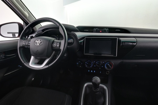 Toyota Hilux vaihtoauto