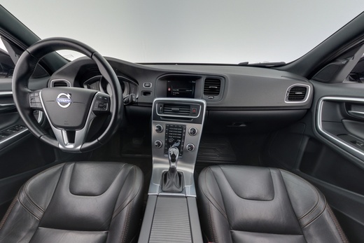 Volvo V60 Cross Country vaihtoauto