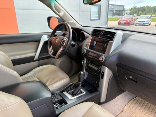 Toyota Land Cruiser vaihtoauto