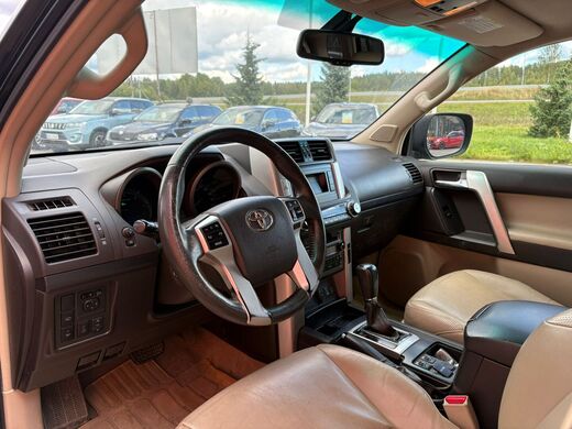 Toyota Land Cruiser vaihtoauto