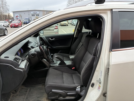 Honda Accord vaihtoauto