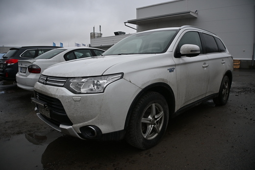 Mitsubishi Outlander PHEV vaihtoauto