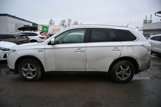 Mitsubishi Outlander PHEV vaihtoauto