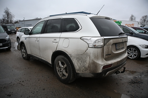 Mitsubishi Outlander PHEV vaihtoauto