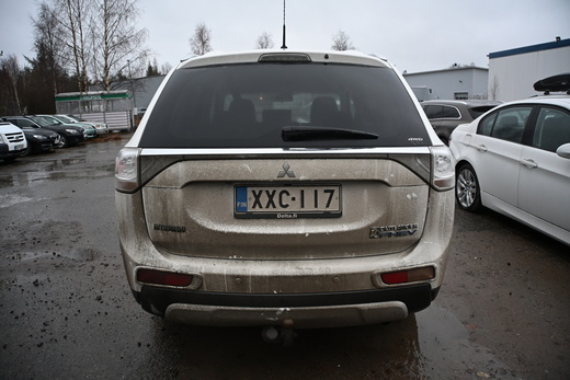 Mitsubishi Outlander PHEV vaihtoauto