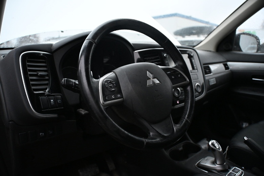 Mitsubishi Outlander PHEV vaihtoauto