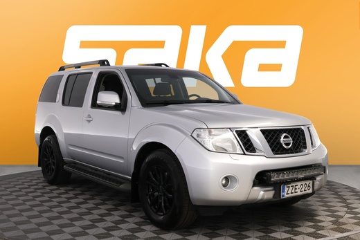 Nissan Pathfinder vaihtoauto