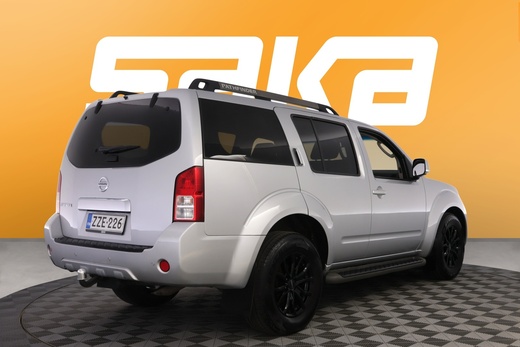 Nissan Pathfinder vaihtoauto