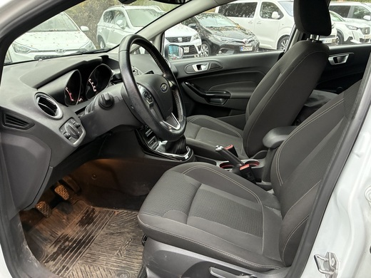 Ford Fiesta vaihtoauto