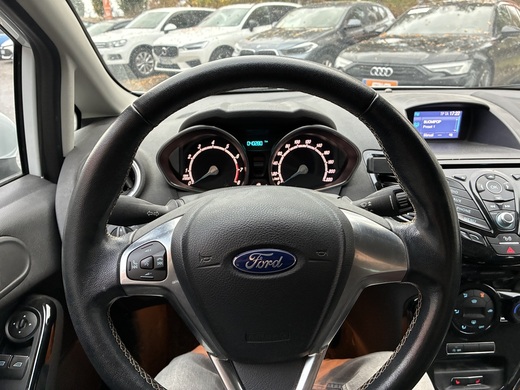 Ford Fiesta vaihtoauto
