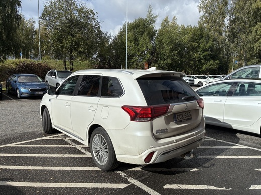Mitsubishi Outlander PHEV vaihtoauto