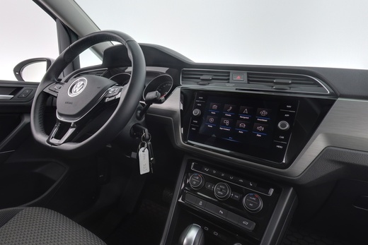 Volkswagen Touran vaihtoauto