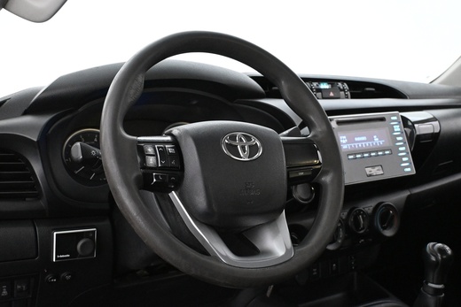 Toyota Hilux vaihtoauto