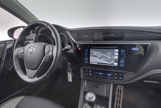 Toyota Auris vaihtoauto