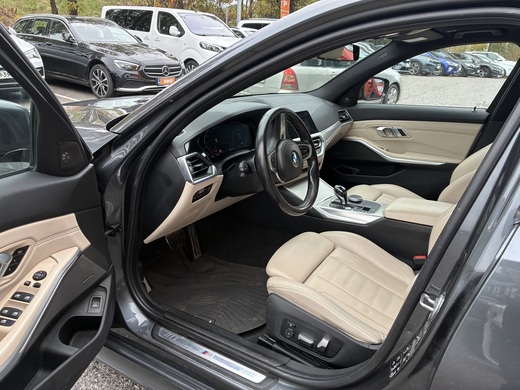 BMW 330 vaihtoauto