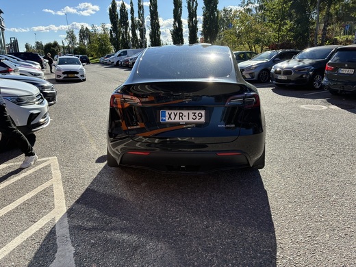 Tesla Model Y vaihtoauto