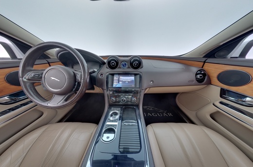 Jaguar XJ vaihtoauto