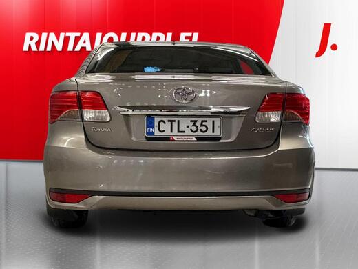 Toyota Avensis vaihtoauto