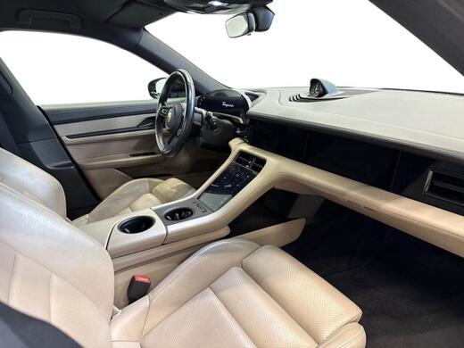 Porsche Taycan vaihtoauto