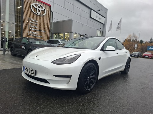 Tesla Model 3 vaihtoauto