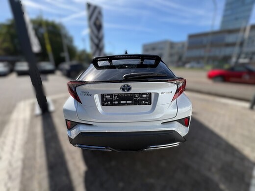 Toyota C-HR vaihtoauto