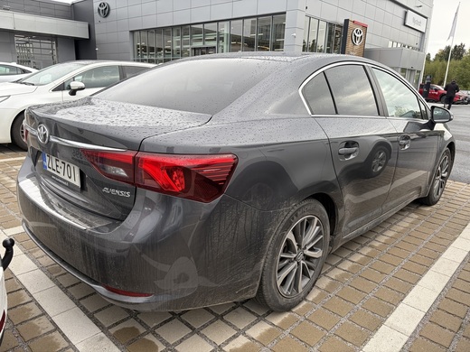 Toyota Avensis vaihtoauto