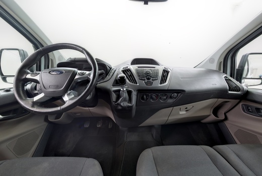 Ford Tourneo Custom vaihtoauto