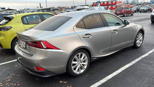Lexus IS vaihtoauto