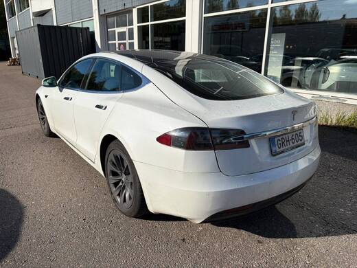 Tesla Model S vaihtoauto