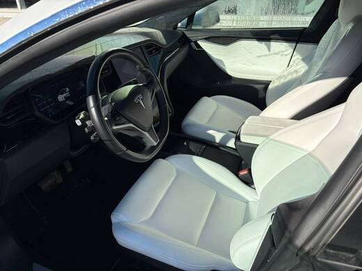 Tesla Model S vaihtoauto