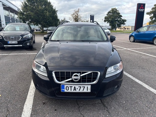 Volvo V70 vaihtoauto