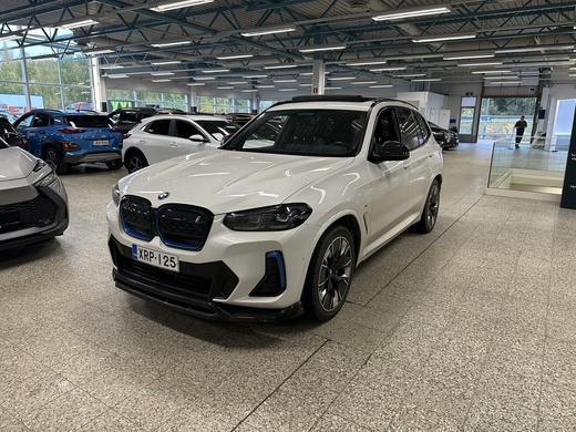 BMW iX3 vaihtoauto