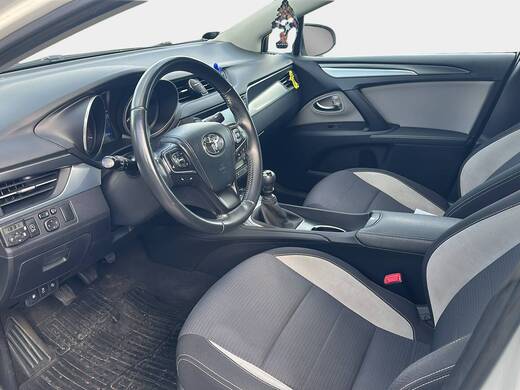 Toyota Avensis vaihtoauto