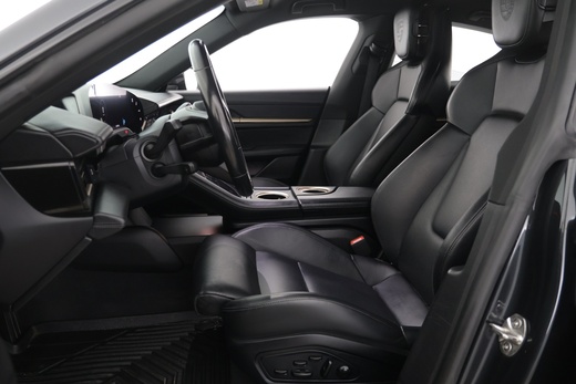Porsche Taycan vaihtoauto