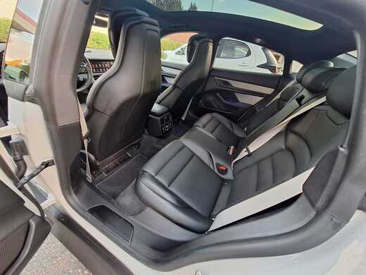 Porsche Taycan vaihtoauto