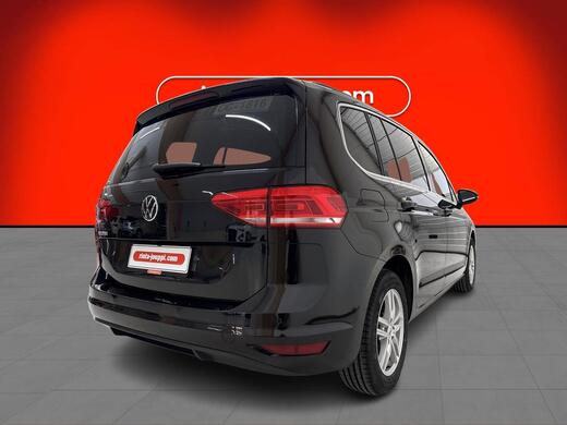 Volkswagen Touran vaihtoauto