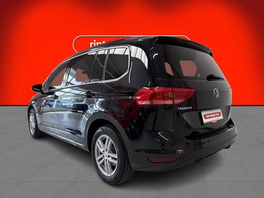 Volkswagen Touran vaihtoauto