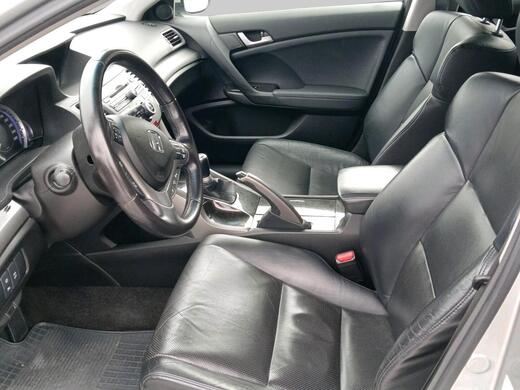Honda Accord vaihtoauto