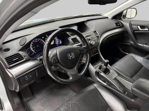 Honda Accord vaihtoauto